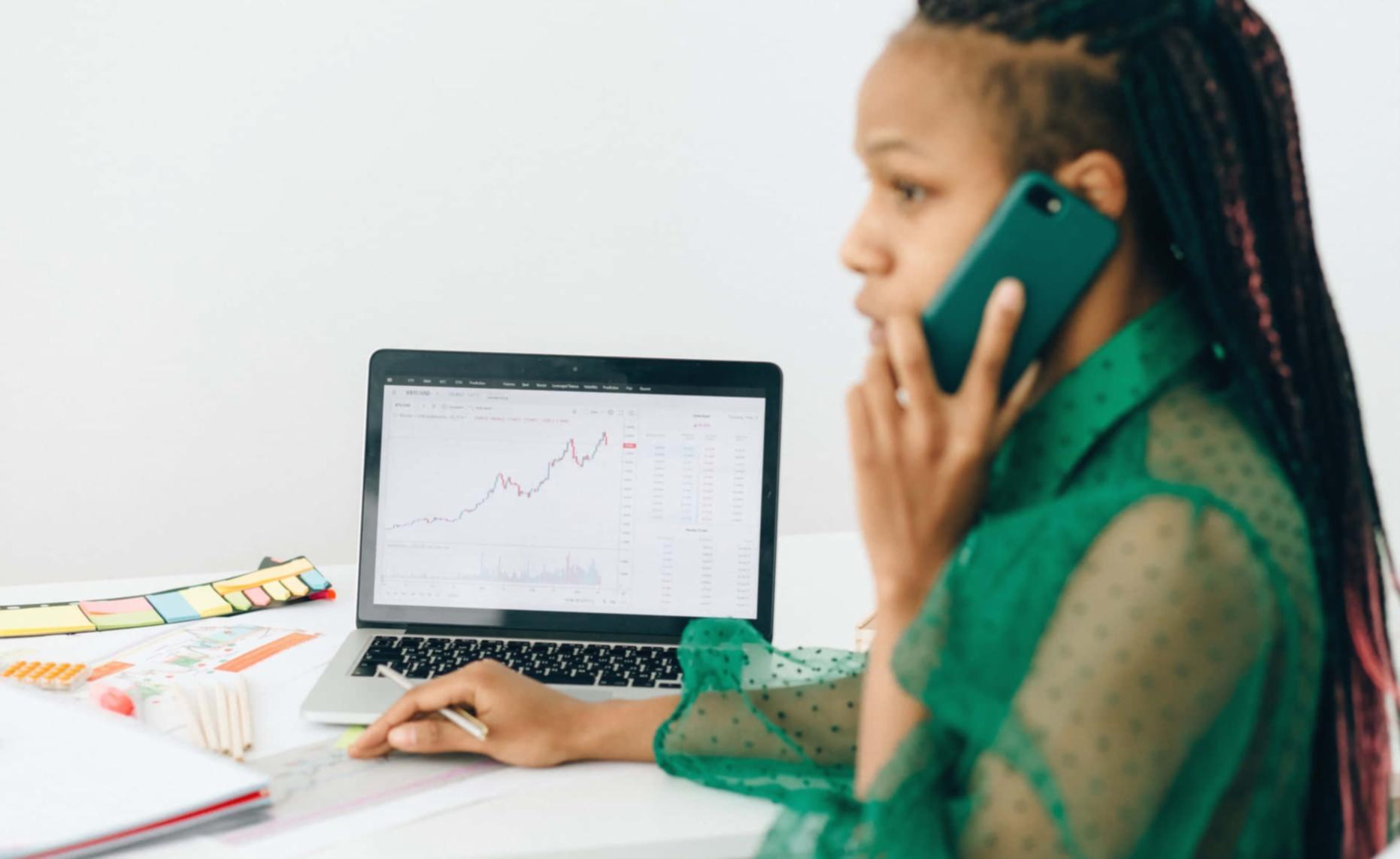 Technical workspace displaying integrated SEO tool interfaces used in training programs